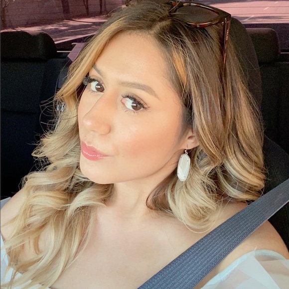 Meet your Posher, Brenda - Picture 1 of 1